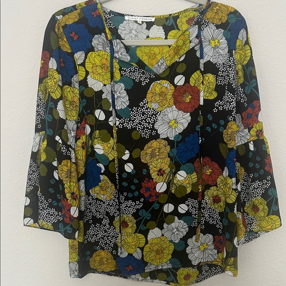 Violet & Claire Black Floral V-Neck Tie-Front Blouse